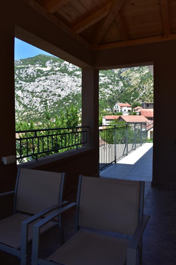 Apartments Montenegro Risan Cuckovic エクステリア 写真